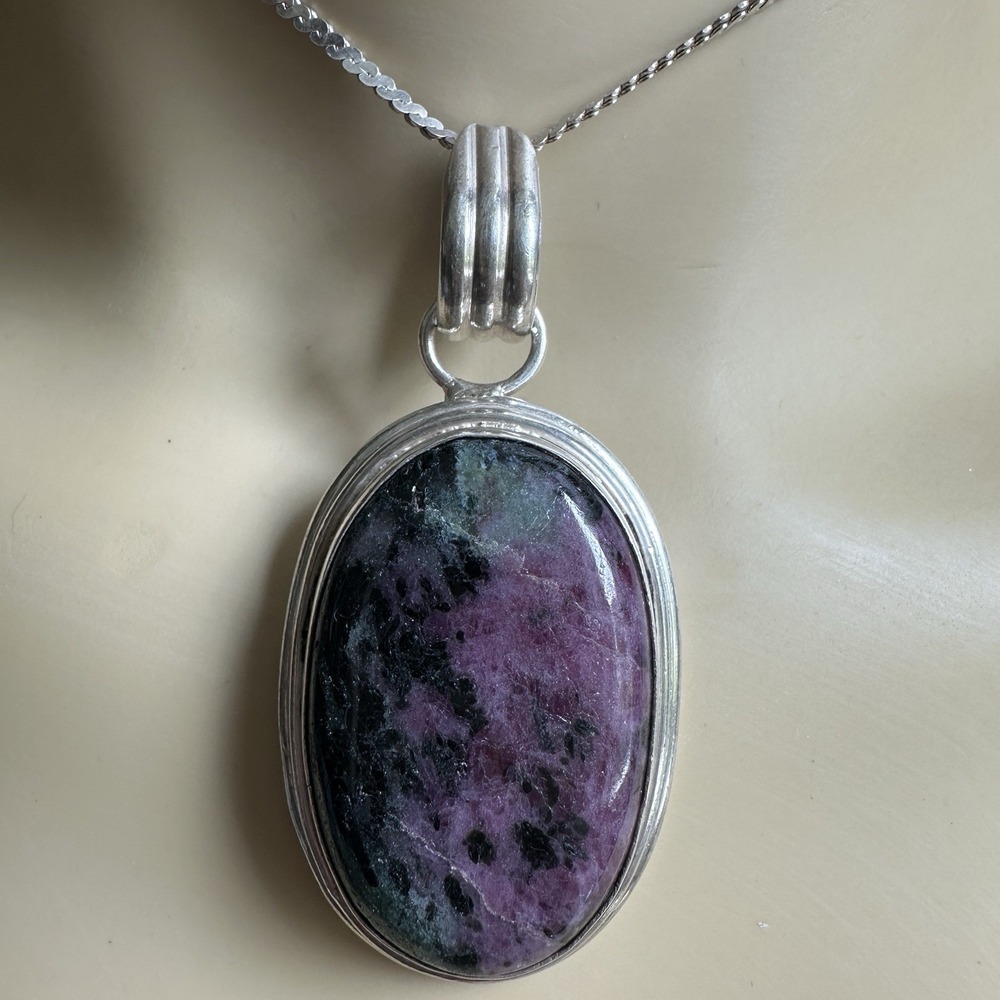 VTG Pendant Necklace 24 Inch Ruby Zoisite 925 Sterling Silver Italy Chain 26.9g